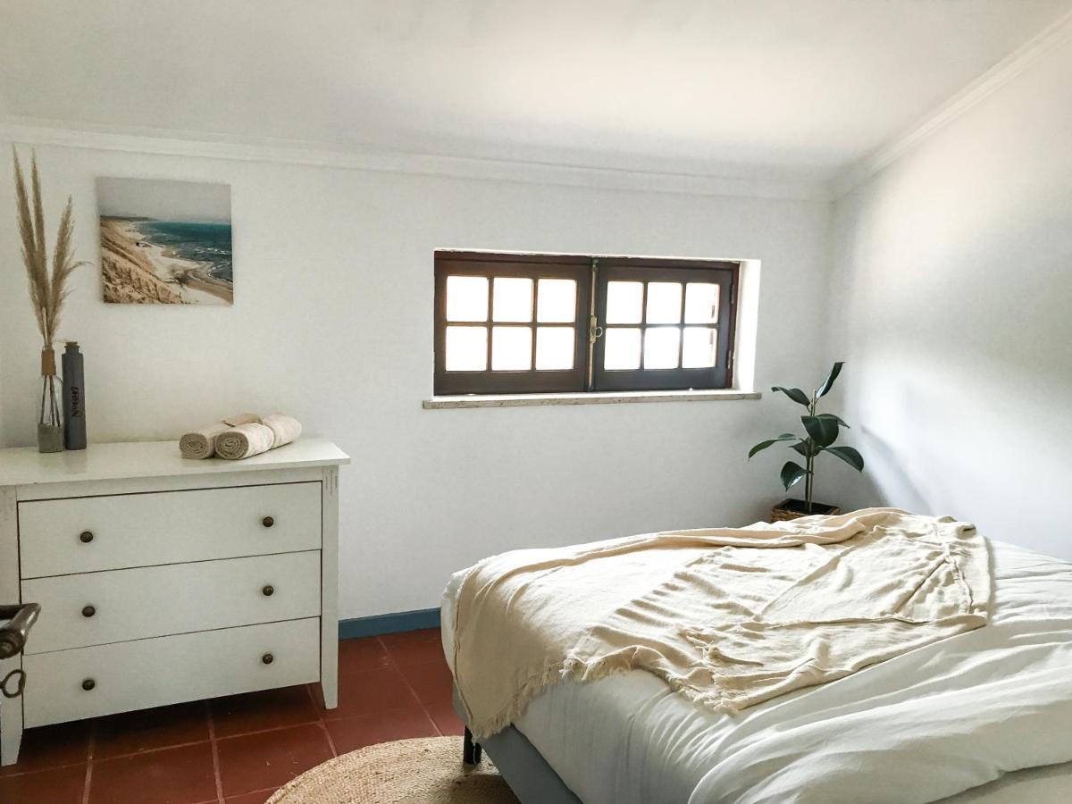 The Far End Surf House - Surf & Yoga Holidays Lourinhã Exterior foto