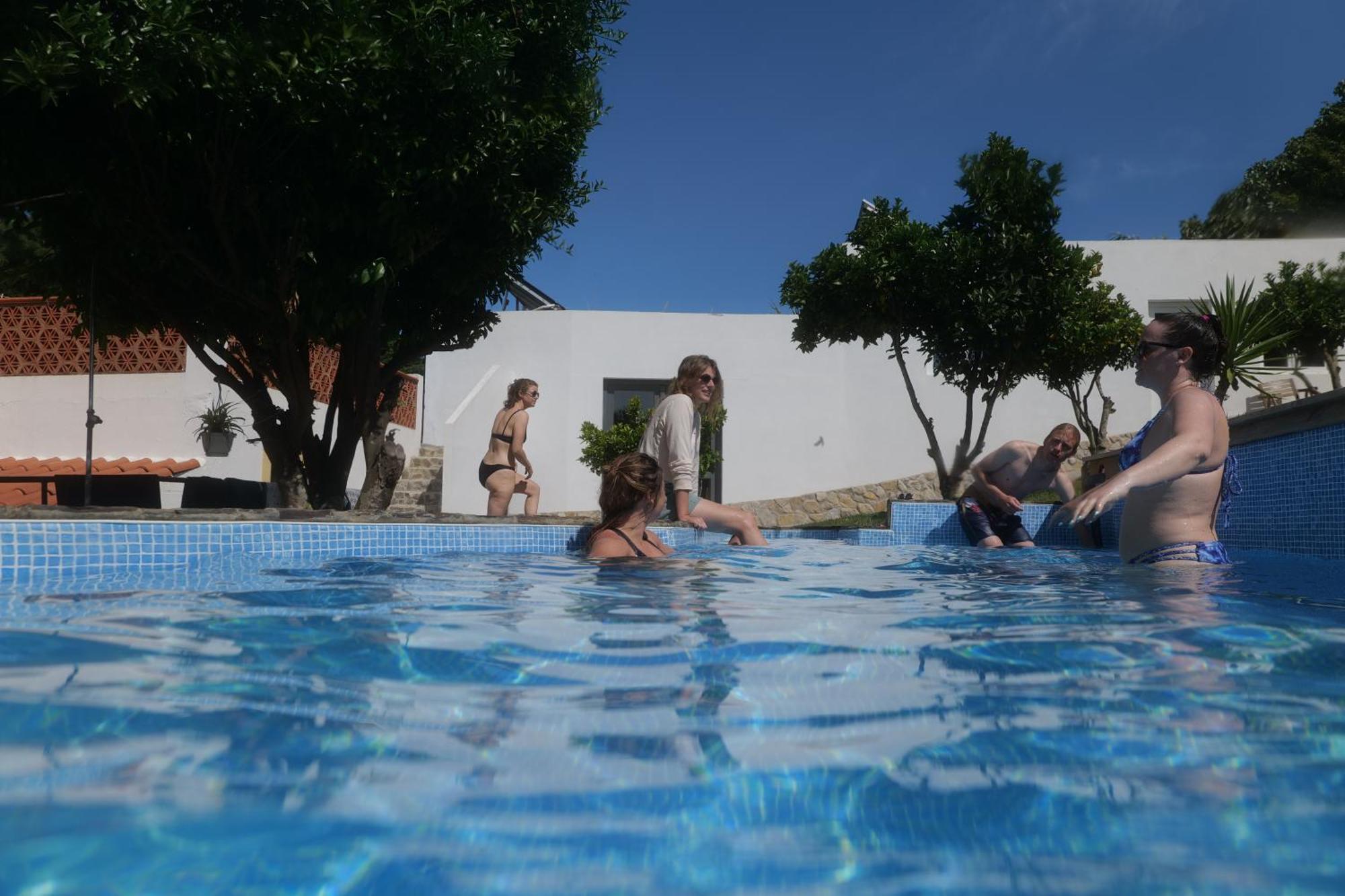 The Far End Surf House - Surf & Yoga Holidays Lourinhã Exterior foto