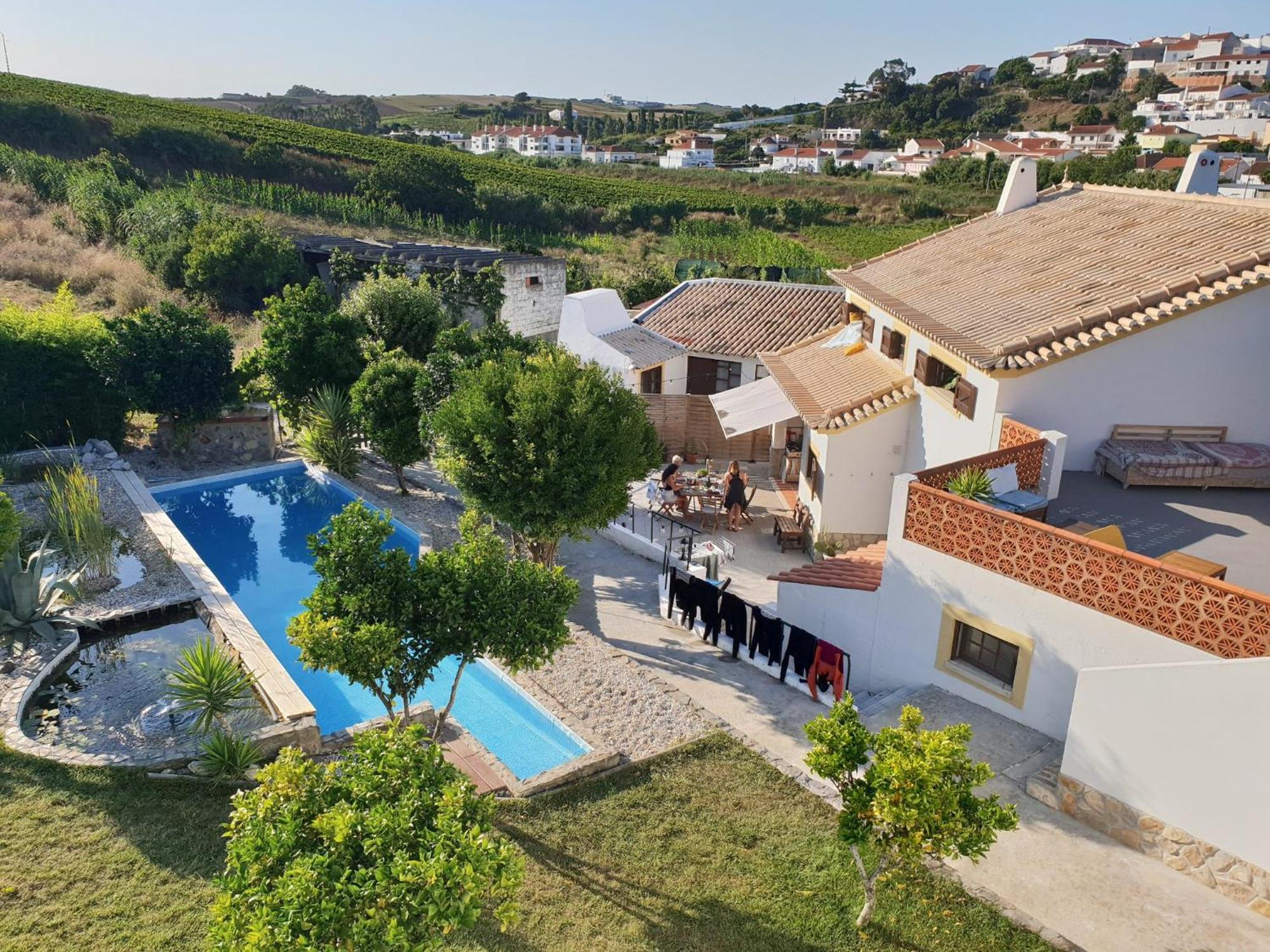 The Far End Surf House - Surf & Yoga Holidays Lourinhã Exterior foto