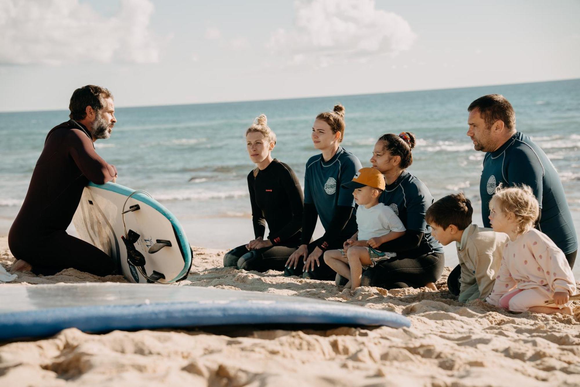 The Far End Surf House - Surf & Yoga Holidays Lourinhã Exterior foto