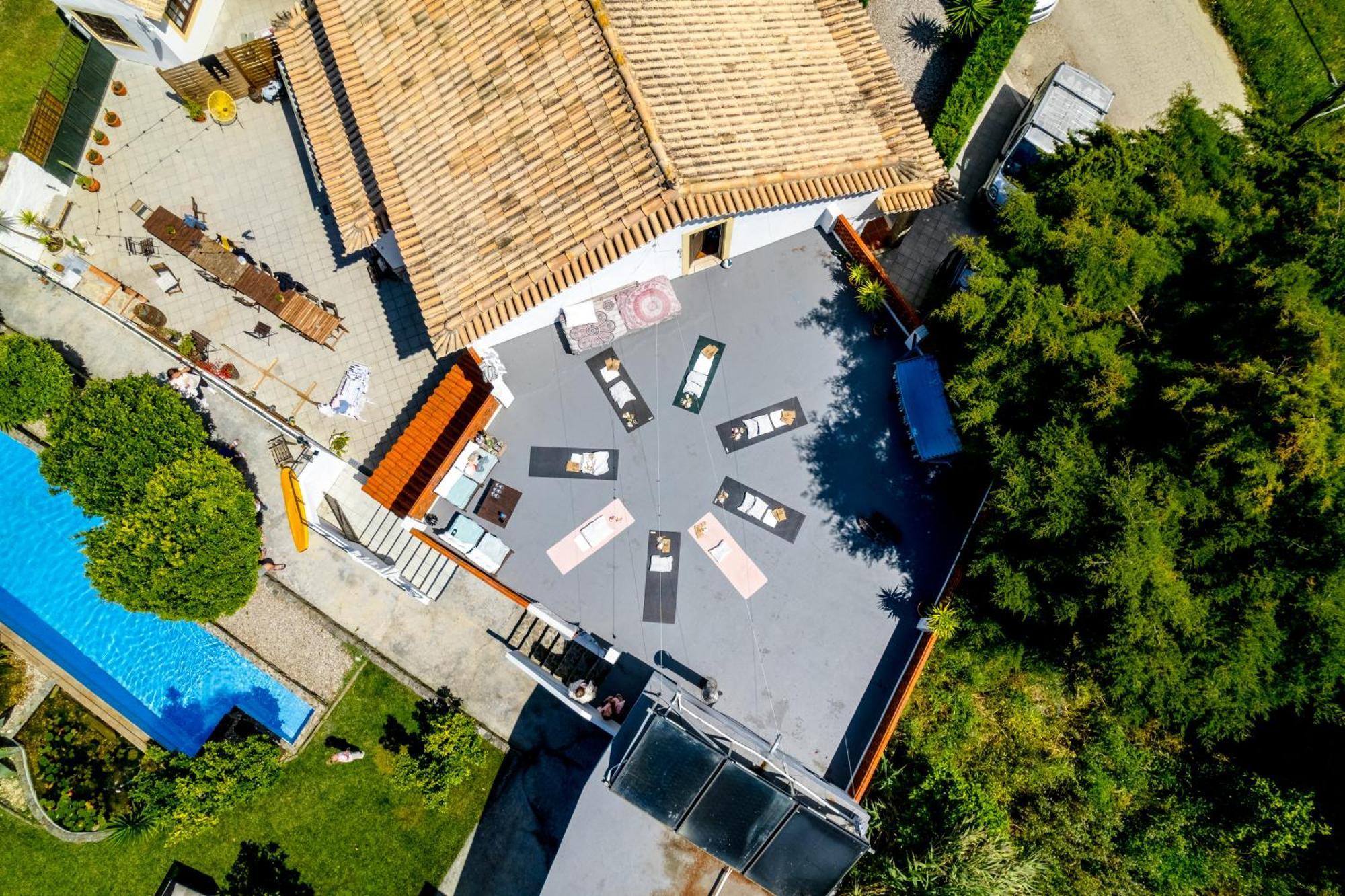 The Far End Surf House - Surf & Yoga Holidays Lourinhã Exterior foto